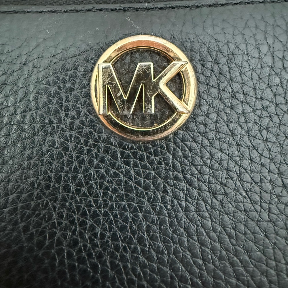 Michael Kors Leather Wristlet/Wallet - Picture 2 of 4